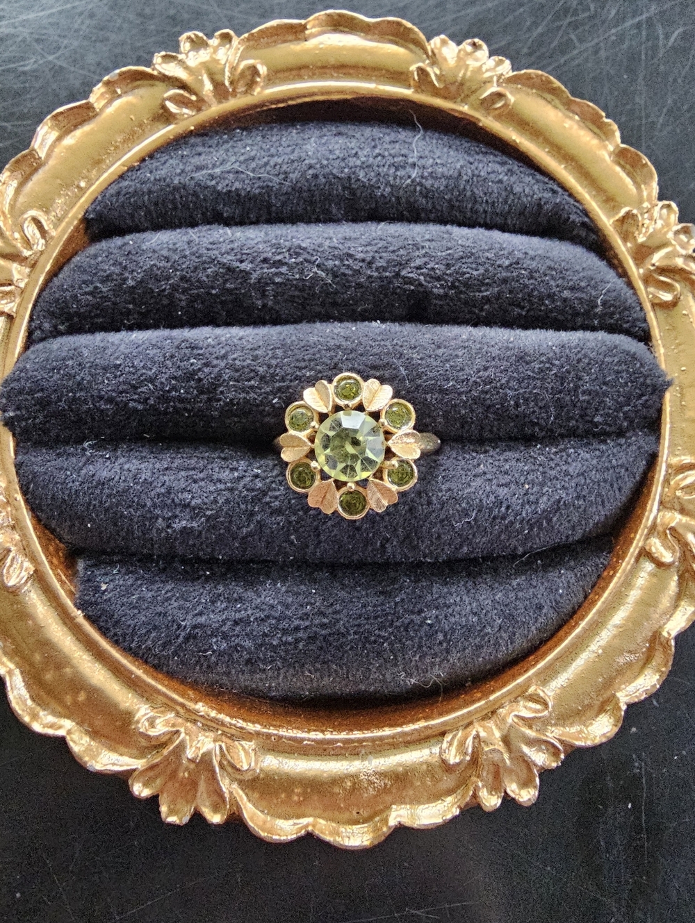 Vintage Avon Ring Size 3.5/4.5 - Picture 2 of 8